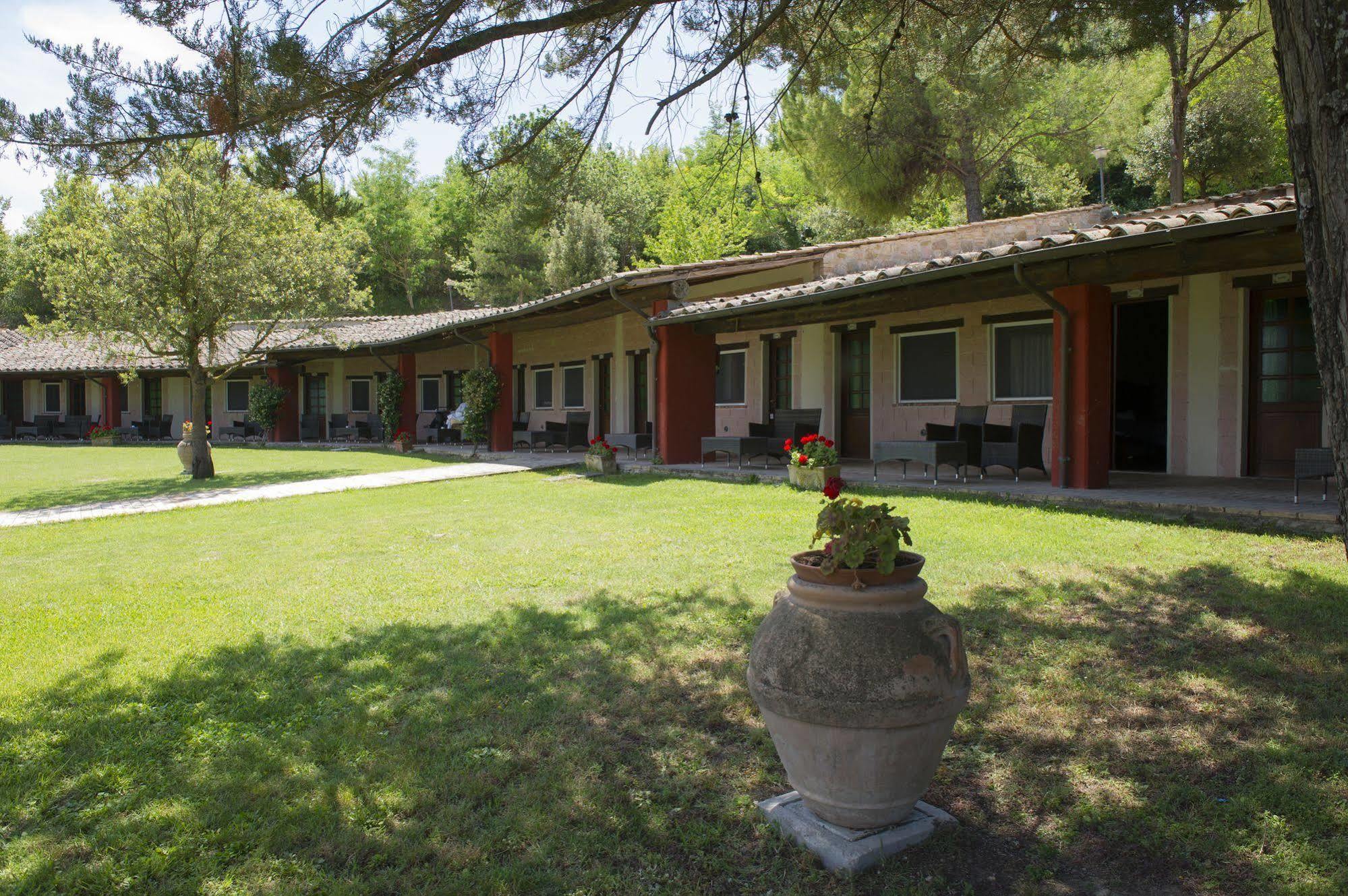 Il Poggio Dei Pettirossi Hotel Bevagna Exterior foto
