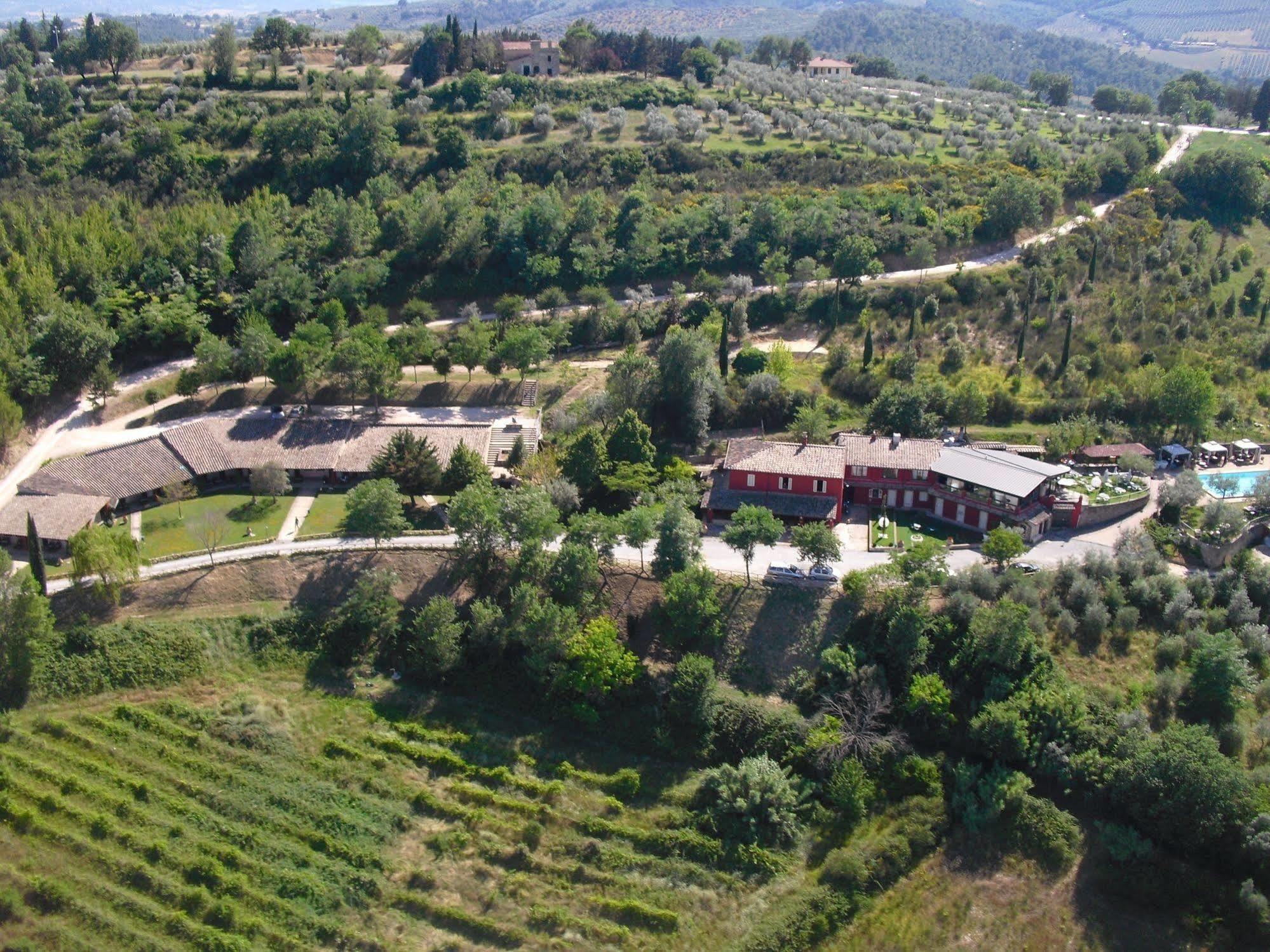 Il Poggio Dei Pettirossi Hotel Bevagna Exterior foto